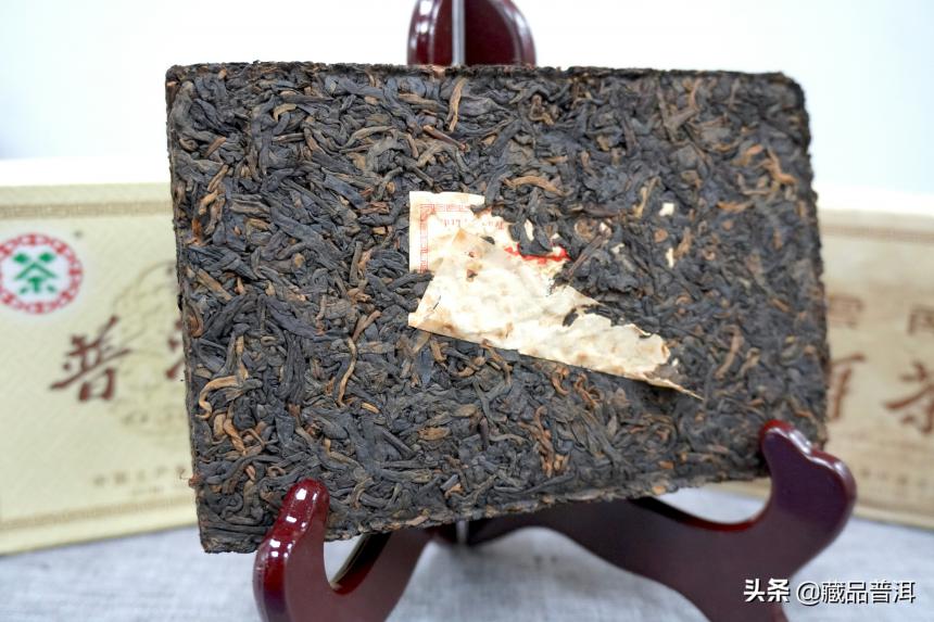 普洱茶品牌鼻祖“中茶”，这款06年中茶T8371熟茶砖，你知多少？